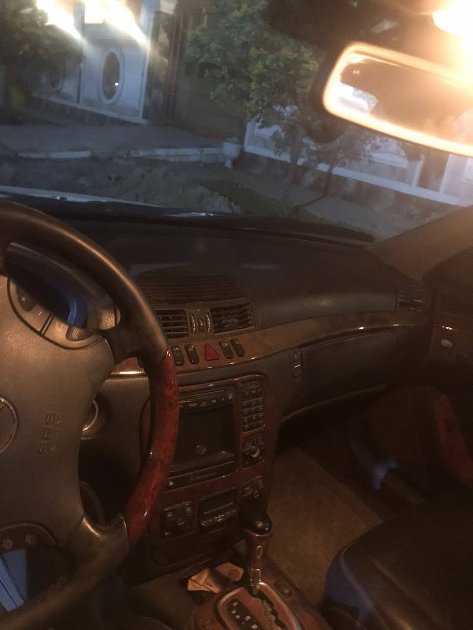 مارسدس غواصه 2001 صبغ عام محرك والكير نظيف كشنات جدد طخم تاير جديد رقم بغداد سعر 92 ورقه بيع او مراوس رقم الهاتف ***********
