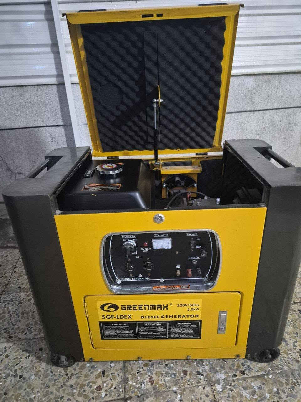 مولد كاز كاتم اخت الجديده  شغاله تقريب ٥٠ ساعه متروكه من الصيف باتري هابط حاليا سعر ٧٧٥ الف مكان بغداد ***********
