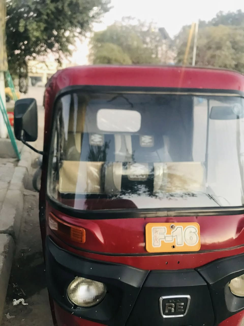 من رخصة الادمن تكتك موديل 18 للبيع كلك اتكفل السرقه وعشائر عارضه ب2500وبيه مجال  للشراي ***********
