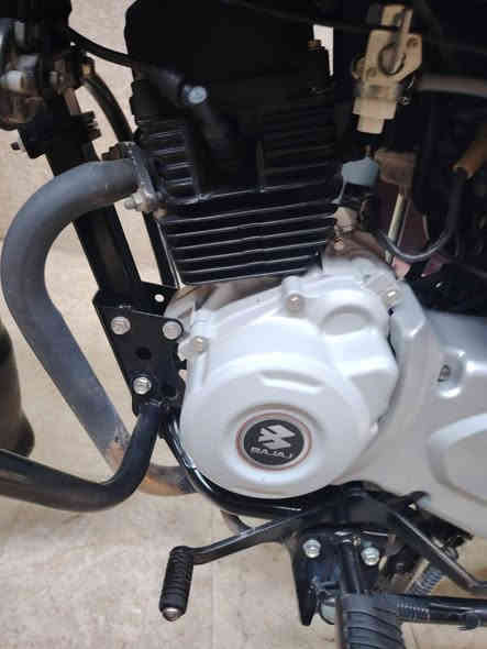 السلام عليكم دراجه بوكسر مرقمه وبيه لوحه نكليزي موديل 2023بل سنويه وهيه الدراجه نزله با 2024 وعشرين الدراجه شوفت عينك مليونين وربعميه وبيه مجال مكاني الشعب ***********
