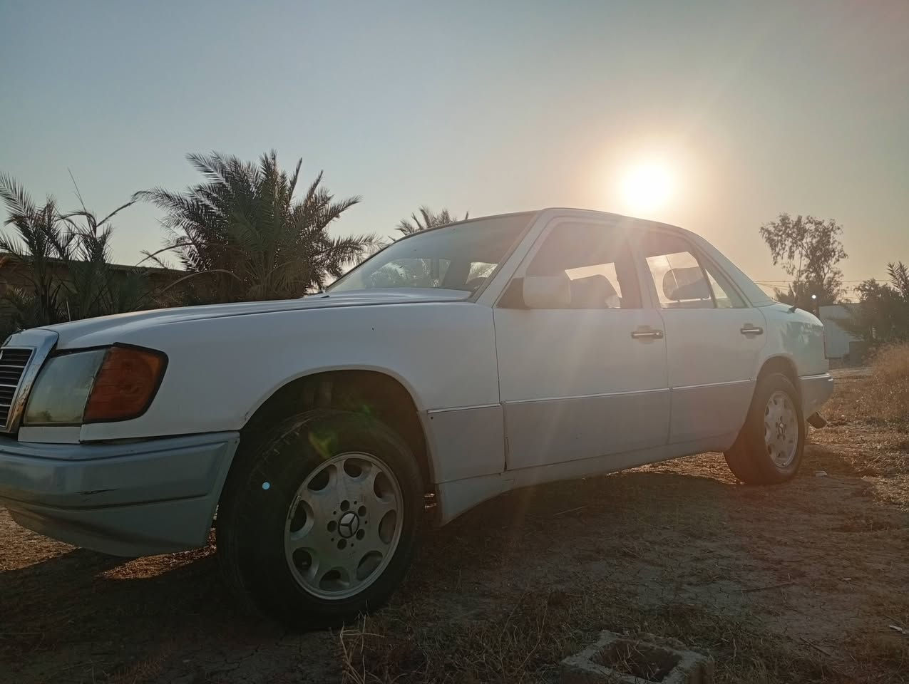 السلام عليكم ورحمة الله وبركاته متاح مارسدس دب مديل 89 للبيع السكن بغداد السعر 45 وبيها مجال التحويل ثاني يوم بعد الاتفاق للتفاصيل الاتصال علا الرقم ***********
