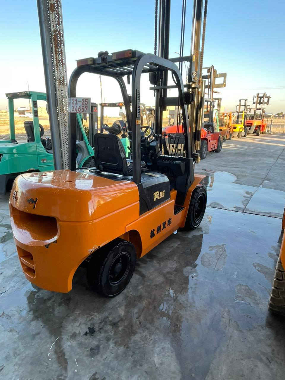 للبيع رافعه شوكية HC موديل  2021مكينه كير ازوزه ياباني اصلي5 3طن 3حركات منفيس دخول جديد 
 تاير ربل جديد 
العنوان ديالى بعقوبة قرب مديريه المرور 
موجود توصيل جميع المحافظات 
للاستفسار اكثر أتصل 
***********
***********
***********
