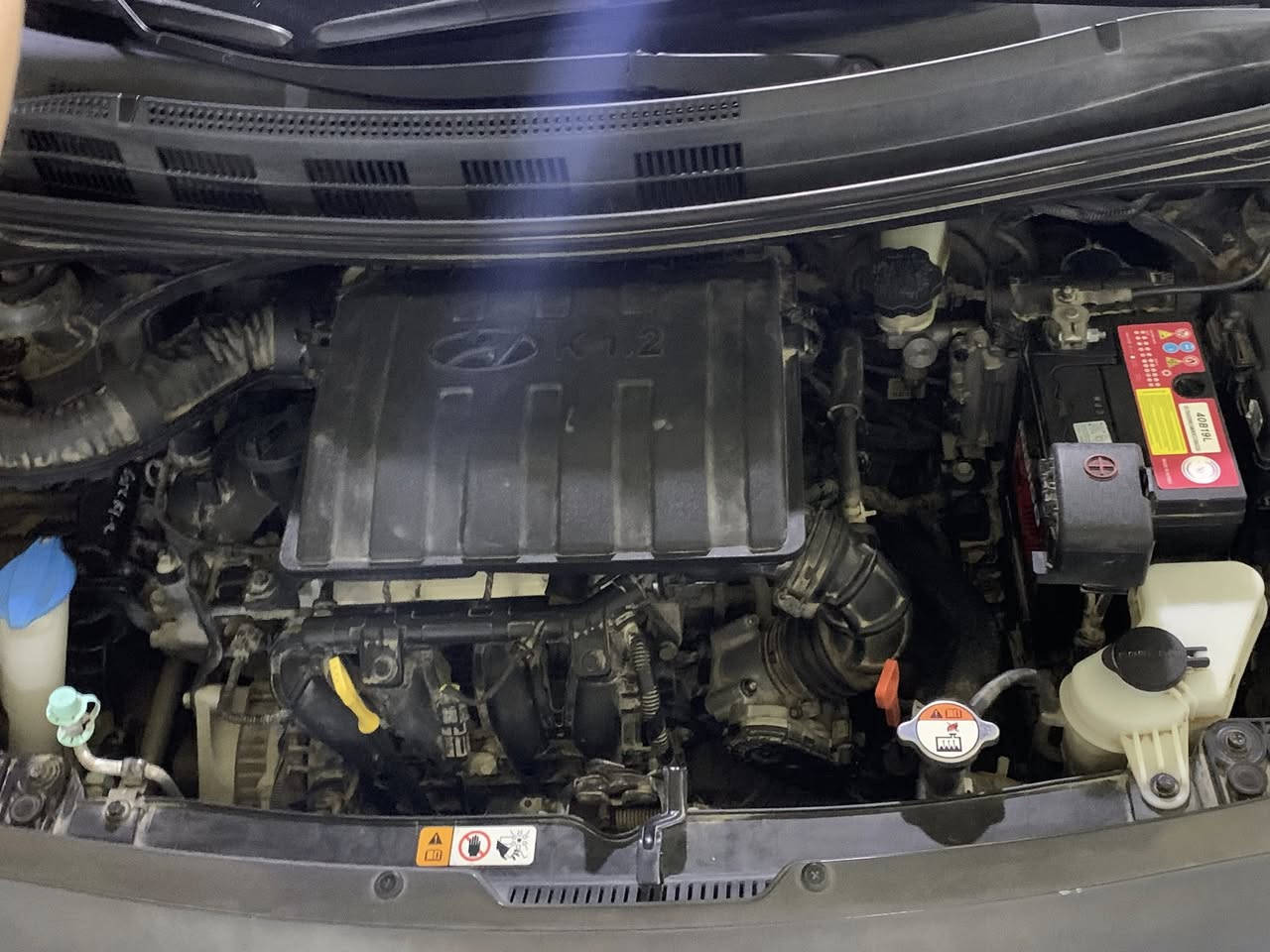 هونداي i10كراند ٢٠١٥ ماشيه ٦٦ الف رقم بغداد بااسمي محرك ١٢٠٠
طخه خفيفه بجاملغ اليمنه ومشط إستيرين شويه تعبان 
الباقي كفاله من ضربه وصبغ وبارد  سعر ٨٩ وبيه مجال شي جدا بسيط عنوان بغداد البيجيه ***********
