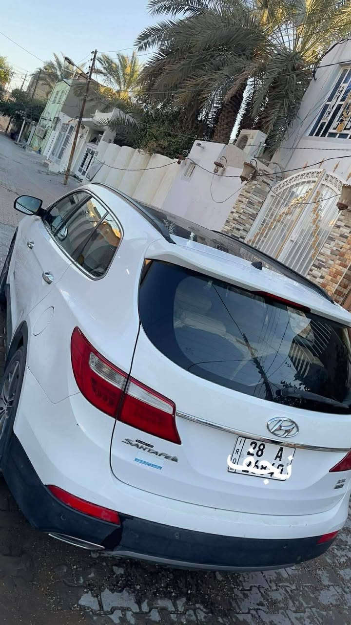 للبيع سنتافي كراند خليجي فول موديل 2014 بيها اصبعين بارد بالجاملغ الخلفي فقط الباقي مكفول كير ومحرك وتبريد مكفول مواصفات دفع رباعي نضام مانع انزلاق ونزول منحدرات ونضام الايكو ونضام الدفلوك سايد بريك كهرباء ونضام اوتو هولد انارات ترحيبية بانوراما شاشة وكاميرا خلفية محرك سته سلندر كشنات كهرباء 7 راكب انظمه قيادة بالستيرن مكاني نجف ب 168 وبيها مجال ***********

