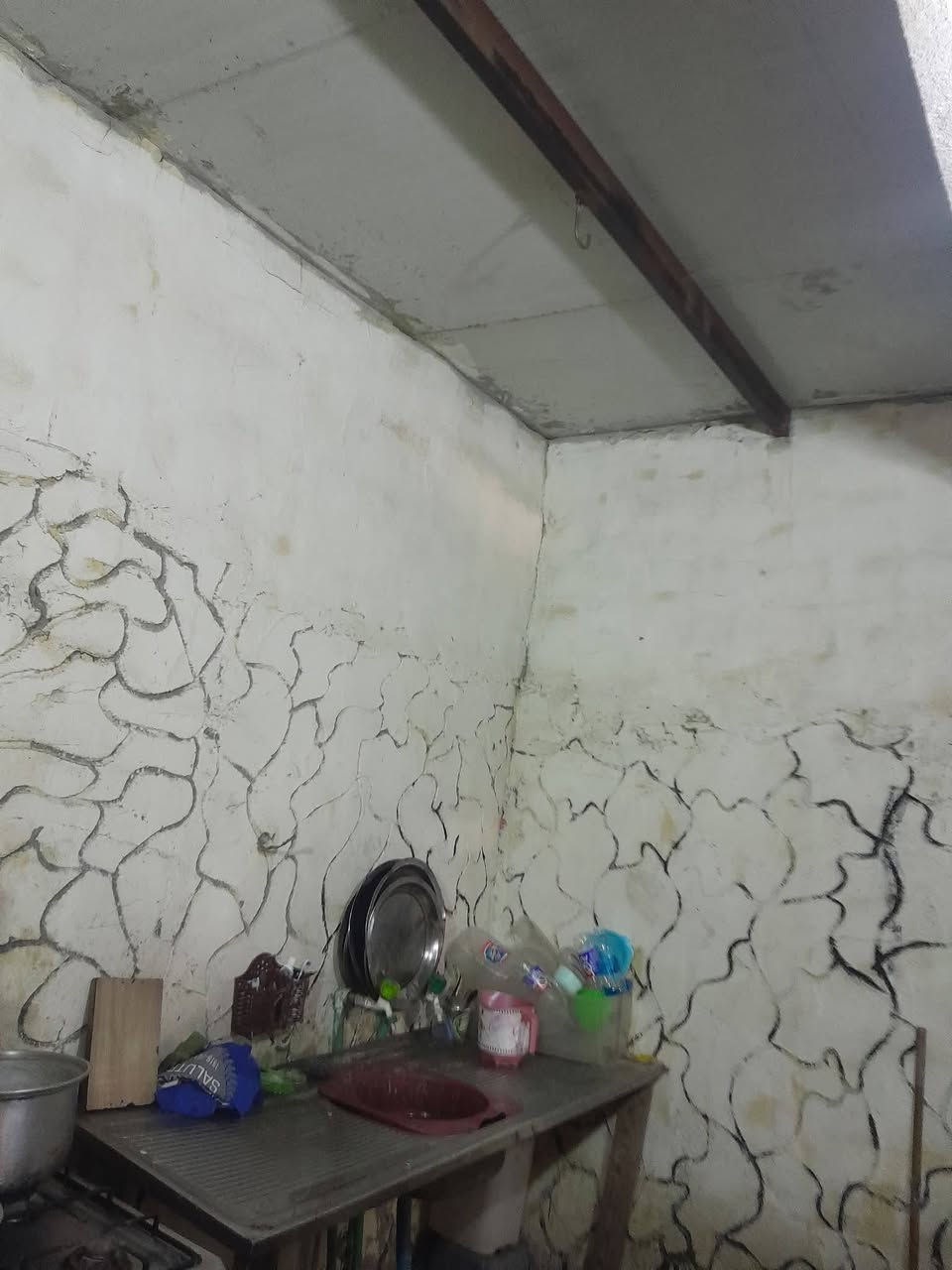 السلام عليكم
دار للبيع واقع حال جاهز كهرباء ومي  ومجاري  قرب سوك العبيدي بين الكفائات  والسفير  السعر ب20 وبي مجال   هذا رقمي للتواصل ***********
