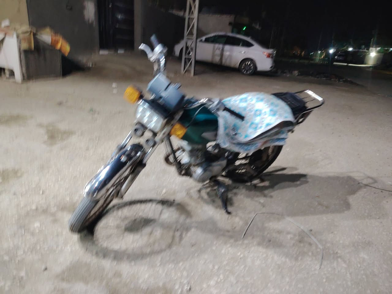 السلام عليكم دراجه للبيع  كلك كلك اربعه كير كهربائيات شغاله دراجه كلشي مابيه مكينه ناعمه شلعه ومعدل السعر 175 وبيه مجال قليل رقمي *********** مكاني سده الهنديه
