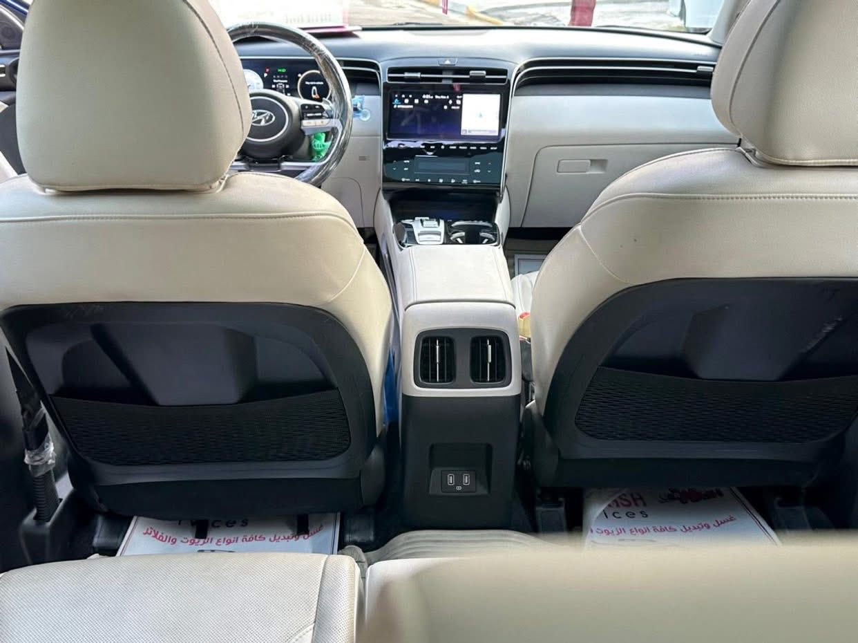 السلام وعليكم أخوتي 
توسان مديل 2024
لون ممبز چويتي 
رقم بغداد تحويل مباشر 
حادث صطحي جداً بدون اي دواخل  مرفق بلمنشور
المواصفات 
اعلة فئه قياده من البصمه 
بانوراما
شاشه دجتل 
خمس كامرات محيطيه
فول تحكمات 
تشغيل عن بعد 
جنطه كهرباء
داخل لونين 
مكينه المرغوبه 2500
وبعد بيهة هوااي موصفات 
ماشيه 38km. اخت الزيرو 
السعر 188$
رقمي ***********
عنواني بغداد زيونه
