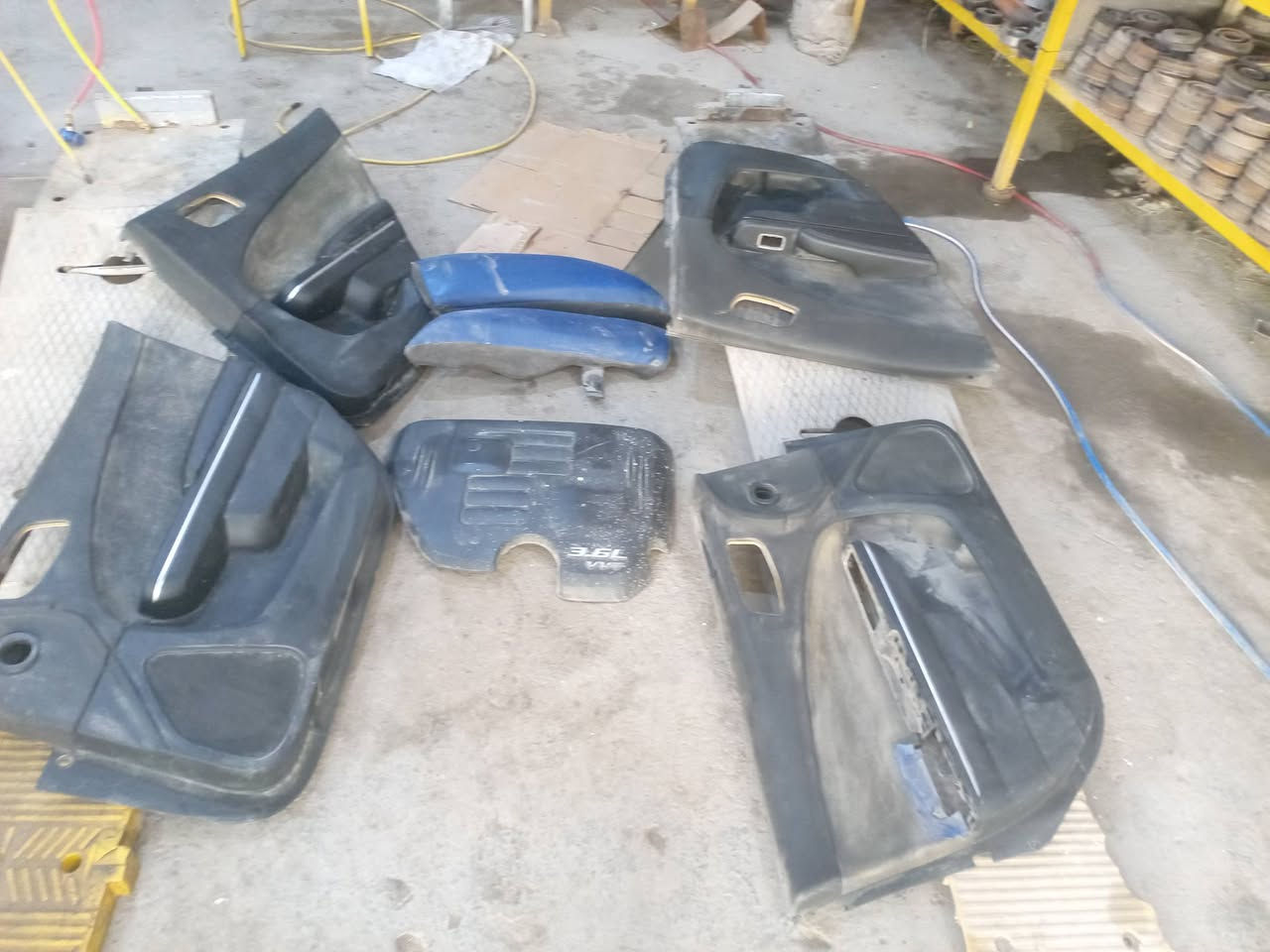 غرفه جارجر كامله معه ابطاين بيبان وكفر شاشه
وقبق محرك
عنوان سماوه
***********
