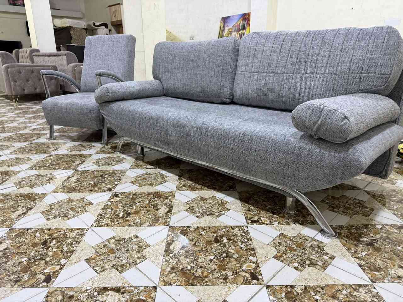 ئةم تاقمة 8نةفرييةبؤفرؤشتن 
توركية ئةكريت بةسيستةمو
ژيري مةخزةنة لؤكة
ژم***********
شوين كةلار
