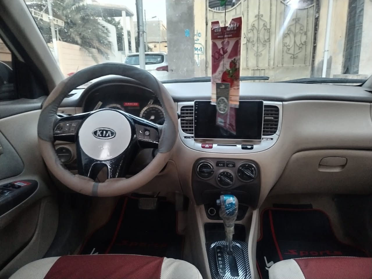 كيا ريو ٢٠١٢ مكفوله من ضربه وتبديل بيها صبغ مكانات مكينه ١٦٠٠ مكفوله كير مكفول حداده السياره جاهزه ماعده التبريد يرادله قايش وغاز سنويه نافذه رقم بصره السعر ٦٢ قفل مكان بصره***********
