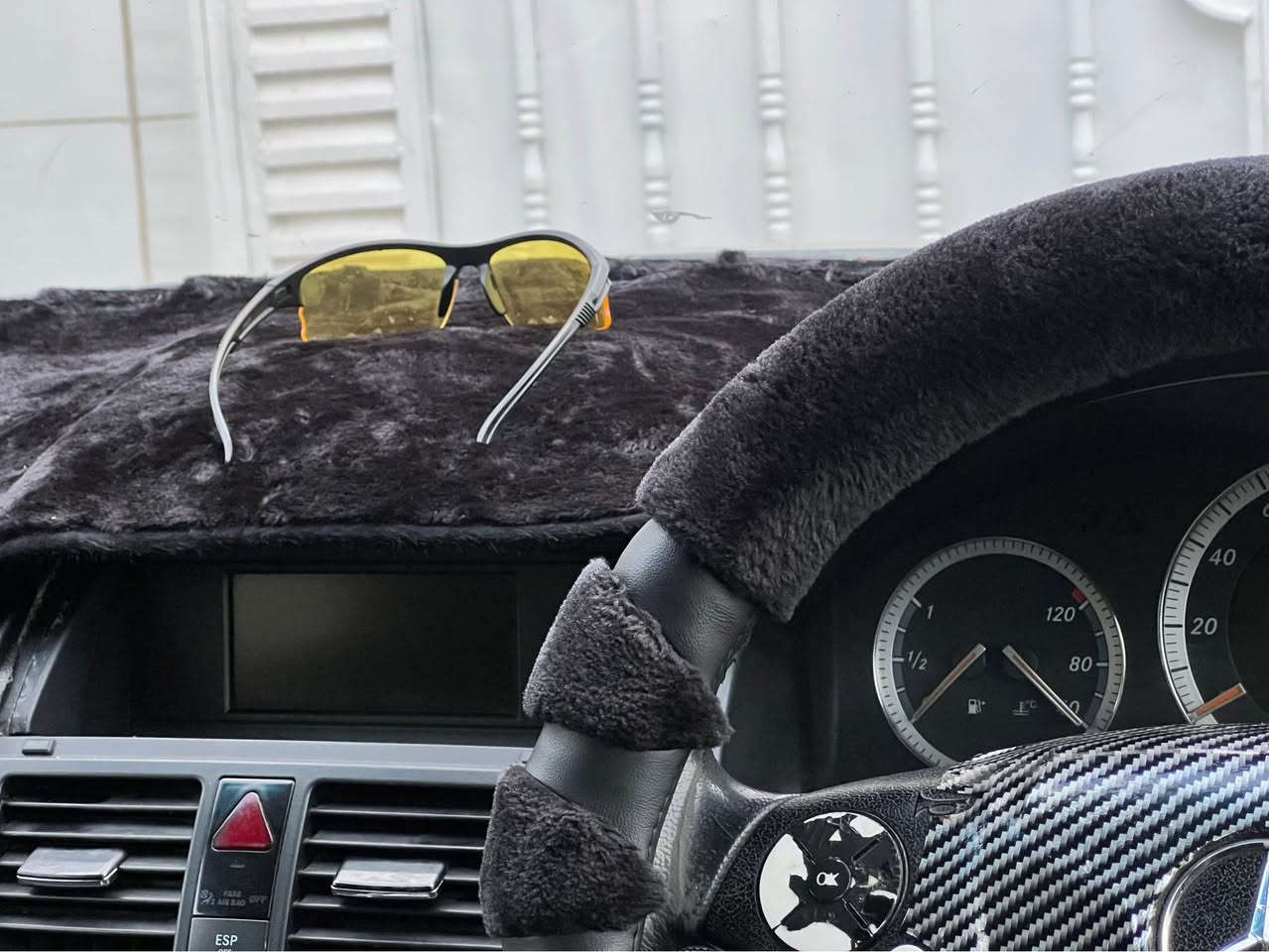 بەناوی خوای گەورە مارسیدز سی ٢٠٠ پێ ئەڵێن مۆدێلی ٢٠٠٨ فول مواسەفاتە تەنها سڵاید نیە سەیارەکە ساغە بڕاوە و موس نیە ساغە ئینجا کامل جوانکاری بۆ کراوە بە AMG زۆر بەقوەتە وە زۆر کەم بەنزین ئەخوات چونکە تەنها ٤ بستۆنی تاک تۆربۆیە بەقەدەر ماتۆڕێ ئەخوات هههههه سەیارەکە سوکانی خۆمان نیە نامە نەنێریت دوایی بڵێی نەم زانی گێڕ عادیە سیباقی دۆڕاوی نیە هەتابڵێی بێ مەسرەفە و بێ سەر ئێ شەن گۆڕینەوەش تەنها بە مەلیکە ئەکەم بڕاوە بێت دەعمیشی هەبێ کێشە نابێت چاومانن رانية, السليمانية


**إذا كنت صاحب هذا الإعلان وتريد حذفه لأي سبب، رجاءا أرسل رسالة إلى الدعم الفني**