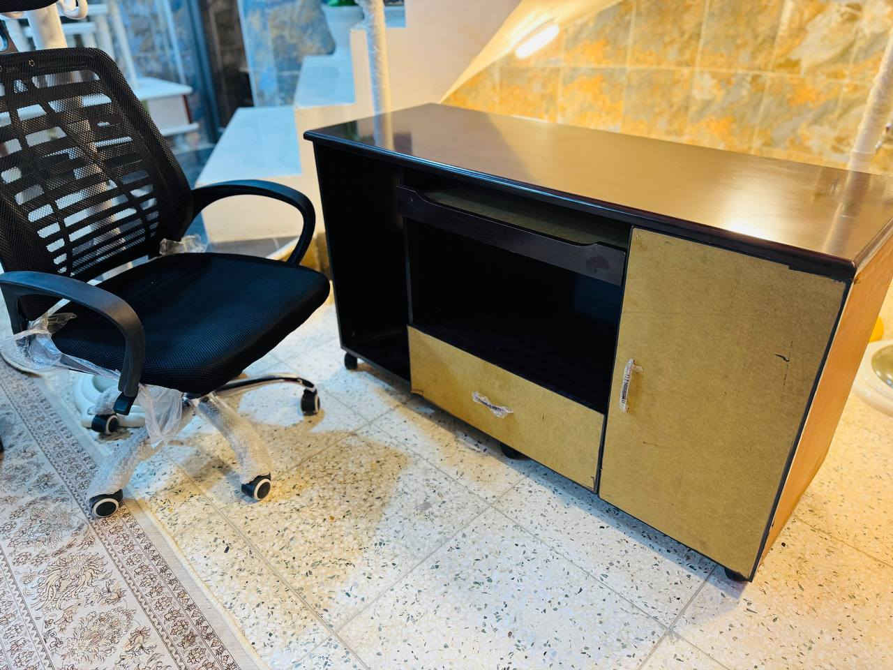 السلام عليكم ميز حاسبه ام دراسي جديد خشب ثقيل وياه كرسي دوار الثقيل ب70 قفل بدون عمله


**إذا كنت صاحب هذا الإعلان وتريد حذفه لأي سبب، رجاءا أرسل رسالة إلى الدعم الفني**