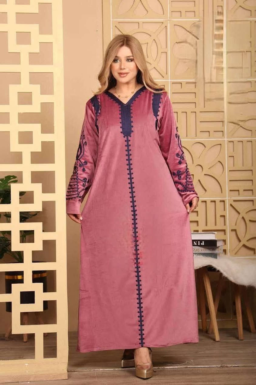 السلام عليكم كلابيه خامه ثقيل مخمل فرنسي شغل مصري قياسات من M-XXXL
سعر القطعه 15000  القطعتين 25000  توصيل حي الفرات حي الجهاد مجاني
باقي مناطق بغداد 5000
للحجز مراسلة الواتساب ***********
 وبدربك متابعه للبيج فضلا وليس امرا تحياتي
