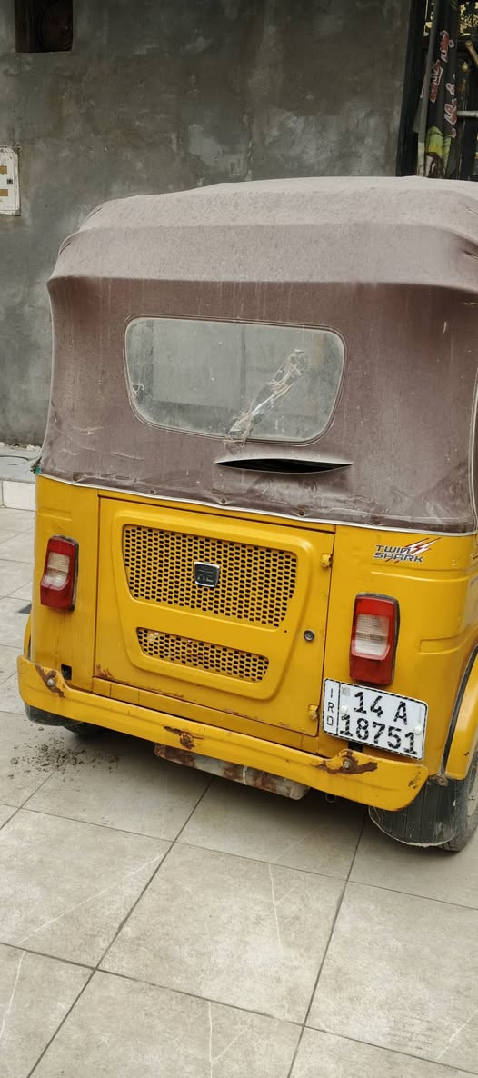 سلام عليكم
تكتك 2021 رقم بصرة و سنوية باسمي
مكينه مجفته شركة شرط لا تبخير و لا تنقيص 
اكسل كهربائيات كله شغالة بيه خياسات قليلة
لايت زنون
رقم الهاتف***********
