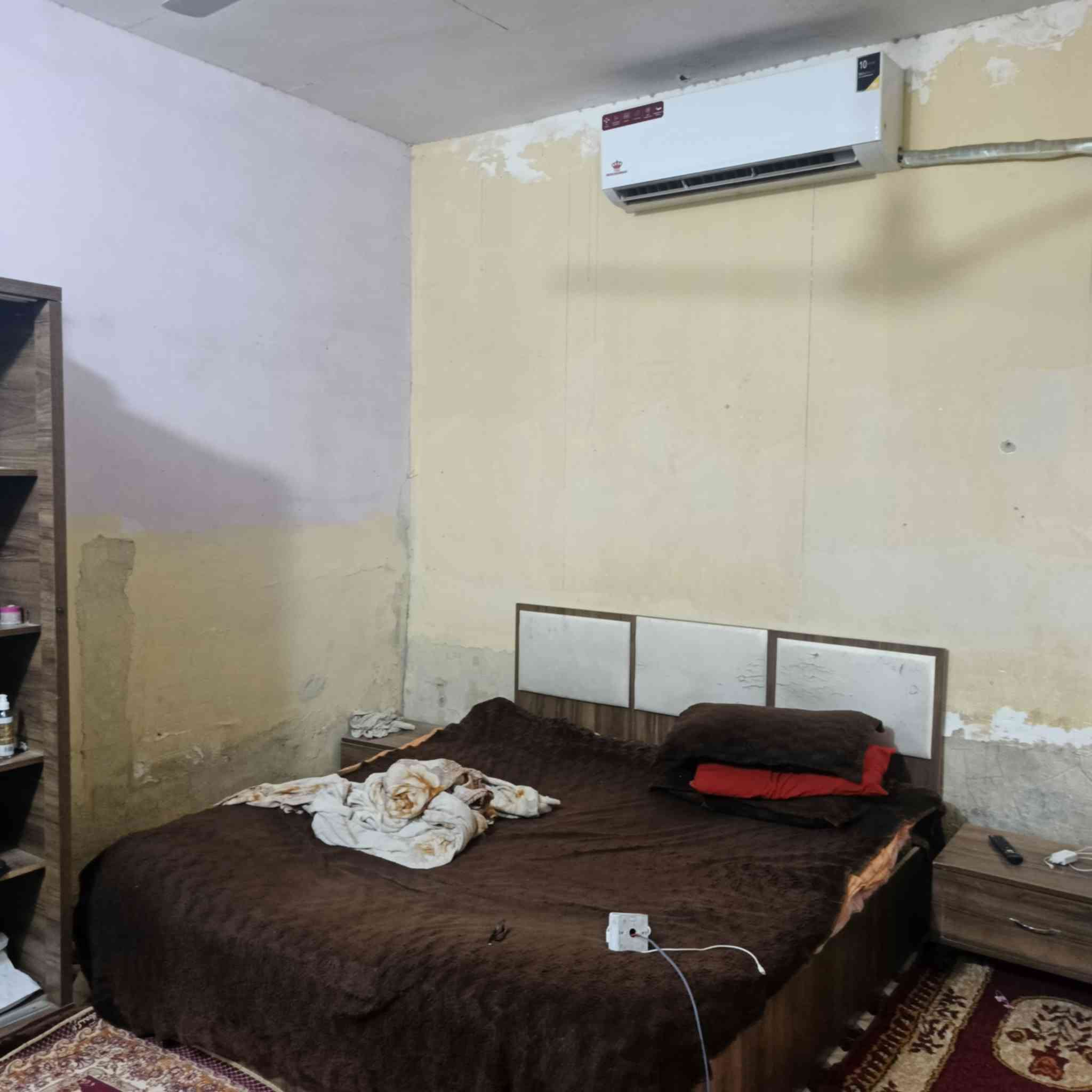 بيت للبيع منطقه ال ابو جاسم نهايه شارع الوقفه مساحه البيت 180 متر، الاستفسار ***********
