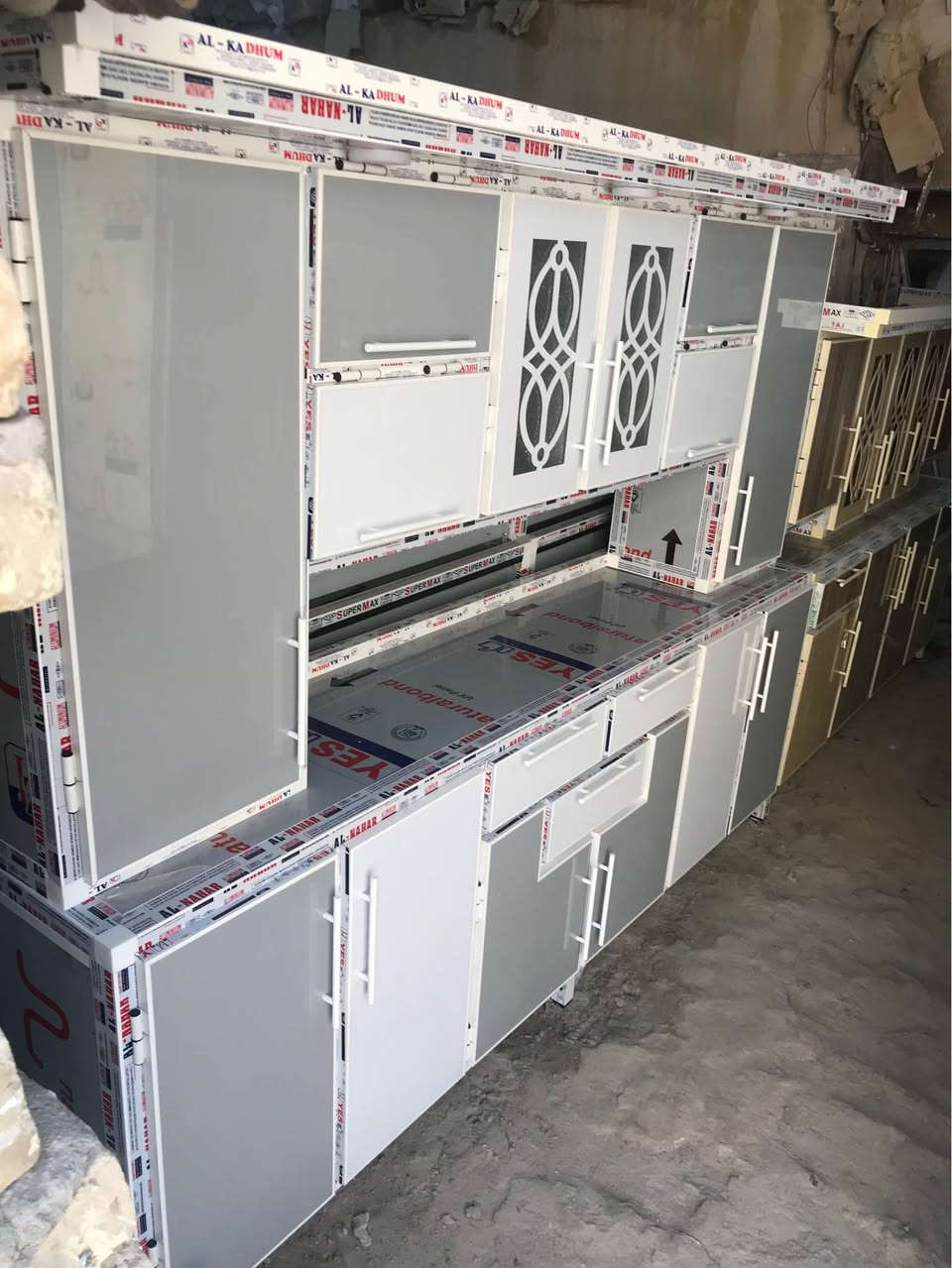 تخفيضات كاونتر مترين ونص ابو النزال شغل شرط التزكام مقطع اصلي بليت واحد ملم نرماده حفر نقش cnc تاج وكلوبات جراره بوري سكه شفط شغل درجه اولى مع سنك متر وربع مرمر ب٧٤٠ العنوان ناصريه شارع الاخلاص *********** ناصرية, ذي قار
