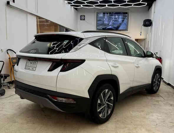 هونداي توسان 
موديل 2024 خليجي 
مكفولة كفالة صبغ وتبديل وبارد كفالة 
زيرو ماشي  46 الف 
رقم بغداد بسمي تحويل ثاني يوم
مواصفات نص فول 
حجم المحرك 2000 دوش 
بصمه تشغيل وتشغيل عن بعد 
هندبريك كهرباء
ويل كب حجم 19 المرغوب 
كراسي كهرباء
شاشه متصله
حساس امامي خلفي
شاحن وايرلس
داخل ابيض
بردات بالابواب 
لايت لد زنون 
قيادة 4 انضمه ايكو عادي اسبورت  سرعه 

ملاحظه  سيارة مكفوله من بارد والشخط  عدا رصعة صغيرة جدا  بل جنطة

مكان السيارة بغداد 
رقم صاحب السيارة 
***********

السعر :: اطلبه بالتعليقات يصلك خاص 📩

#ادارة_الصفحه ⚡

ملاحظه / 🔴
مدير الصفحه غير مسؤول عن بيع وشراء واصوليات السياره نحن صفحه لعرض السيارات فقط.
