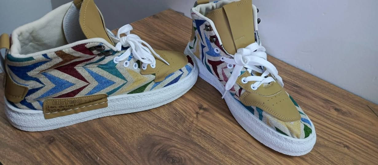 قياس ٤٤ 

السعر ١٠ مع التوصيل


**إذا كنت صاحب هذا الإعلان وتريد حذفه لأي سبب، رجاءا أرسل رسالة إلى الدعم الفني**