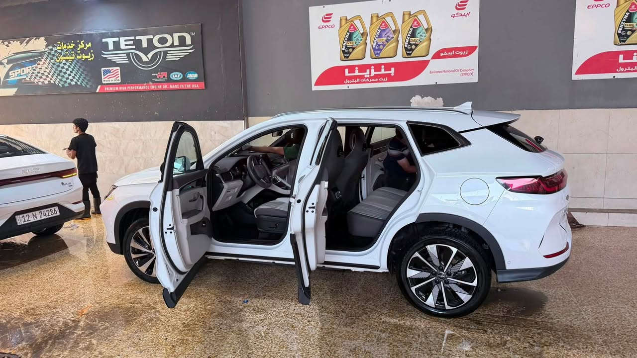 للبيع فقط بدون مراوس
سونك بلص   song plus

موديل: 2025 
رقم نينوى
مكان السيارة موصل  
مجموع المسافة  المقطوعة: 7.000km 
ابرز المواصفات: 
شحن  120 km 
شاحنة 8 امبير وشاحنة اصليه ثانية 16 امبير
13 كامرة 
صندوق كهرباء
بانوراما 
12  حساس 
كرسي كهرباء 
داخل ابيض 
نظام سكيورتي 
نظام  dvr 
نظام قيادة ذاتية واتو بارك

السيارة بيها ضرر جاملغ يسار وربع باب وبوند وموجوده صور الحادث والتصليح  دواخل مابيها ارباك دشبول وستيرن 
السيارة كامله فقط باقي كفر كامرة جاملغ يسار

السعر 28 مليون 

للتواصل : *********** 
واتس اب او اتصال
العنوان : موصل
