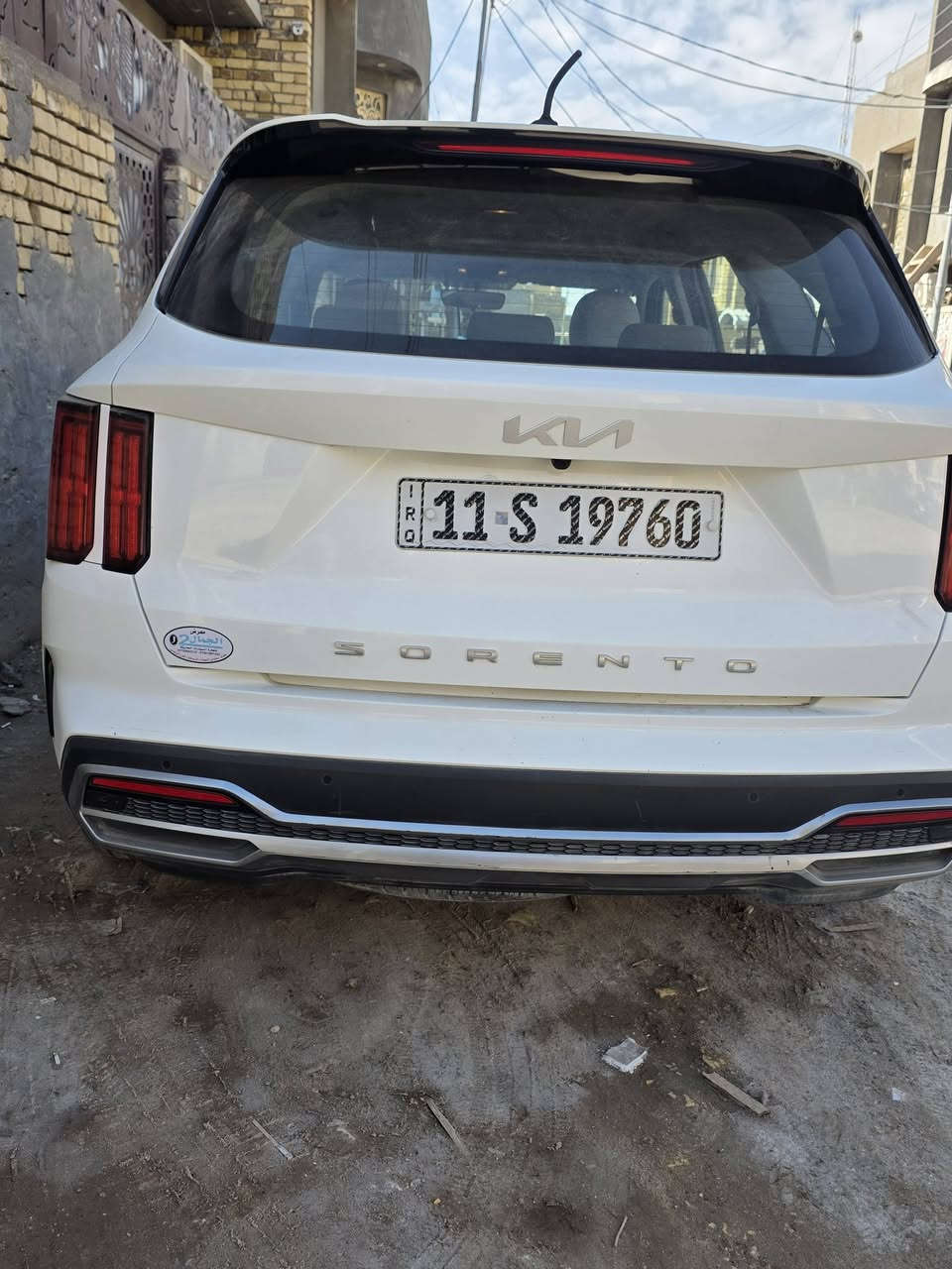 سورنتو ٢٢ رقم بغداد مميز وحلو ماشيه ٨٦ مواصفات جنطه كهرباء حساسات أماميه خلفيه بيه بارد قليل السيارة مكفوله من الصبغ والتبديل سونار موجود مكان السيارة ناصريه  السعر. ٢٩٠ بيه زرع اربع عدسات كلفت ٥٠٠ دولار يعني انسه لايت ضعيف بالدولي موبايل ***********
