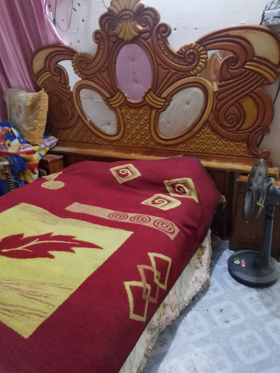 سلام عليكم غرفه البيع يعرههه300 مكان كوت السفحه ***********
