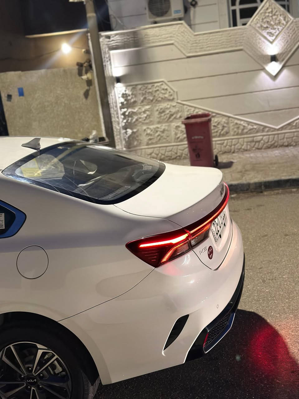 K3 2025 وكالة مجانية  اخت الزيرو الرقم اربيل بسم شركة 
فتحة 
بصمة  ‏ كي3 تجمع صيني ￼￼مروس عادي 
ماشي10 سياره جديد  
حساس امام + خلفي 
كامرة خلفية دوارة 
مرايات شفط 
شاشة كار بلاي 
هاند ابريك كهربائي 
داخل اسود المرغوب 
العنوان : البصرة القبلة حي الجامعة 
السعر : 149 ومجال بسيط 
الهاتف : ***********
