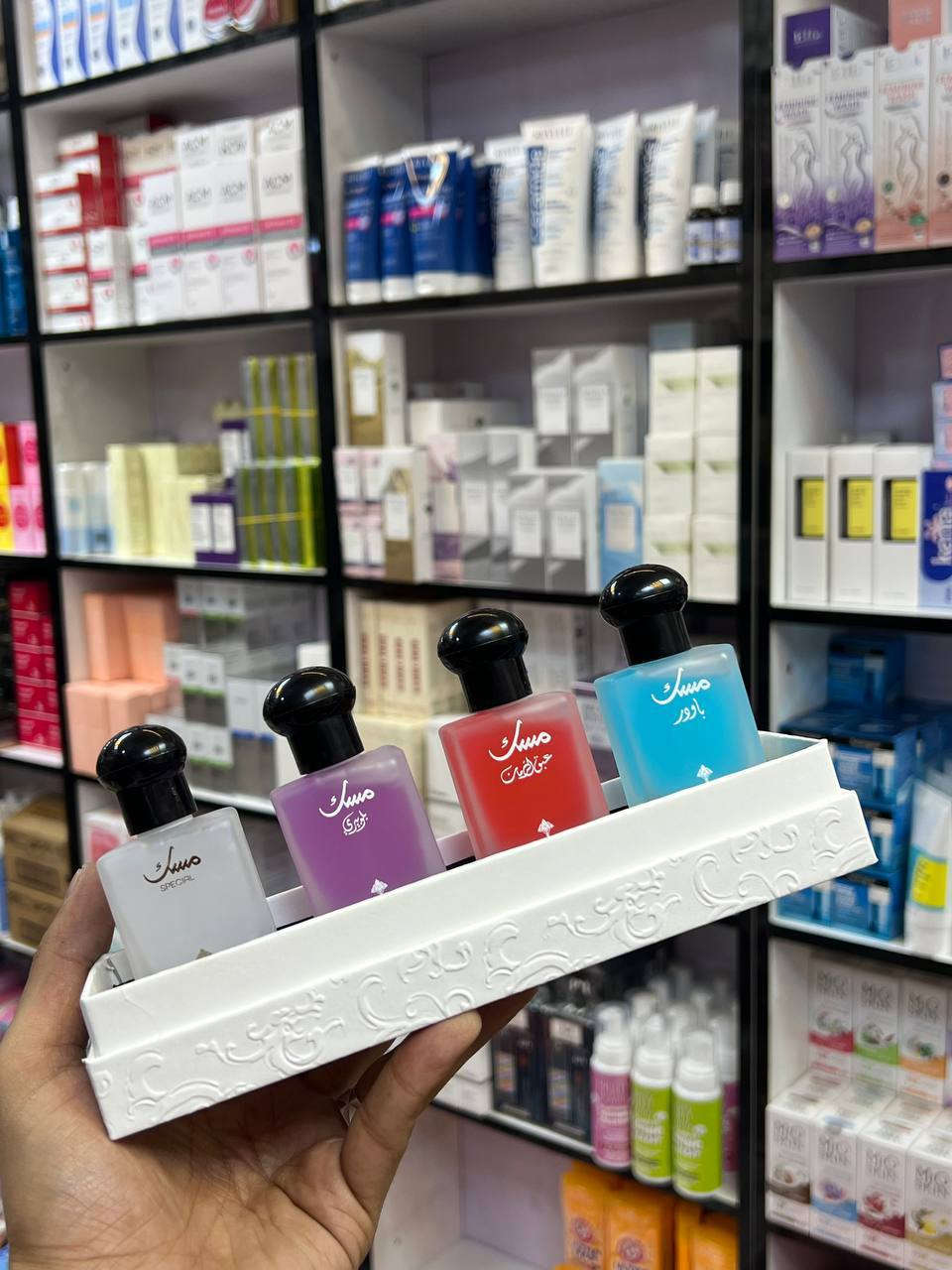 عطور ابراهيم القريشي 
٧٥ مل
اصدار جديد
يوجد توصيل بغداد ومحافظات الاستفسار على خاص


**إذا كنت صاحب هذا الإعلان وتريد حذفه لأي سبب، رجاءا أرسل رسالة إلى الدعم الفني**