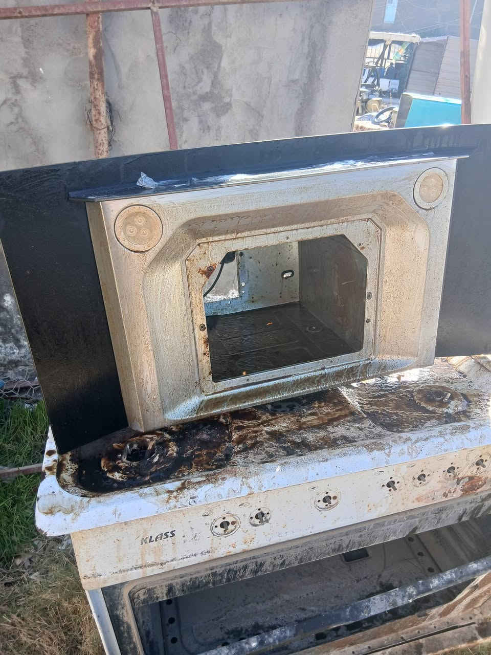 مستعدون لتنضيف الساحبات مطبخ
كلفة التصليح ١٥ الف 

توصيل للباب موجود 

***********
