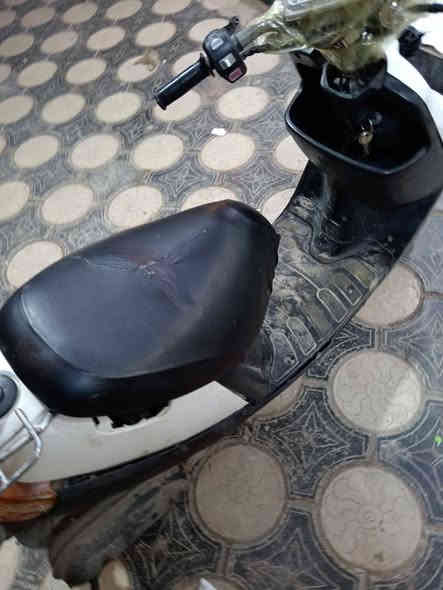 مرحبا
درجة يوماها بطة دراجة شلعة ومدل خير من الله بعض كفرات انا شالعن عندي 
كهربائيات لايت هورن سطاب شغالات 
يرادلها ترتيب اشوي دراجة تاخذك وتجيبك بس عوزها كابريتر تفصيخ الن انا شادلها تجاري 
سعرها مناسب بسعر بايسكل بـ100 
عنواني ميسان فلكة القاضي 
***********
وانا بالخدمة
