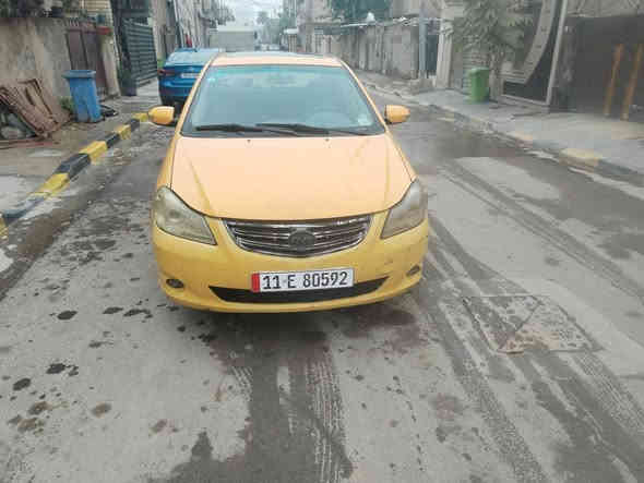 السلام عليكم بيوايدي جي 3 موديل 2013 بصمه شاشه تخم تاير باتري صدر تبريد محرك جديد رقم و سنويه و هزه جديد مصفره هيئة و مرور بسمي تحويل مباشر السياره بيه حادث جاملغ خلفي و بيه طخات بصيطه يرادله صبغ و ترجع جديده مكاني حي الجهاد السعر 42 بيه مجال شي بصيط الشراي يتصل على الرقم *********** بغداد
