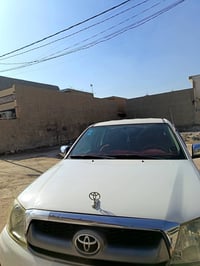 هايلوكس • ٢٠١١ • رقم بغداد