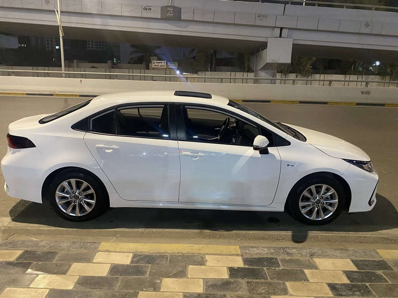 السلام عليكم كورلا هايبرد موديل ٢٠٢٥كفاله عامه السياره ماعدة رصعه بسيطه بقبق الصندوق عل وضعها ماشيه ٢٩باسمي تحويل ثاني يوم السعر ١٥٣ورقه وبيها مجال عنوان السياره بغداد الشرطه الرابعه اتصال ***********
