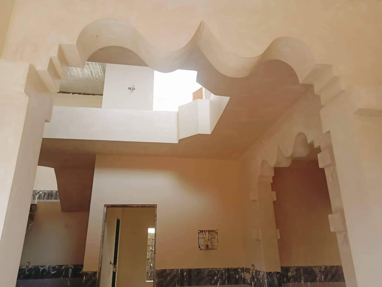 كادر لباخين جص من الموصل شقل شرط مساطر وسرعه وناضفه البيت يطول 3ايام كادريتكون من 5اسطوات و 5عمال *********** *********** ااشقلو جاهز يتصل متفرق حالين
