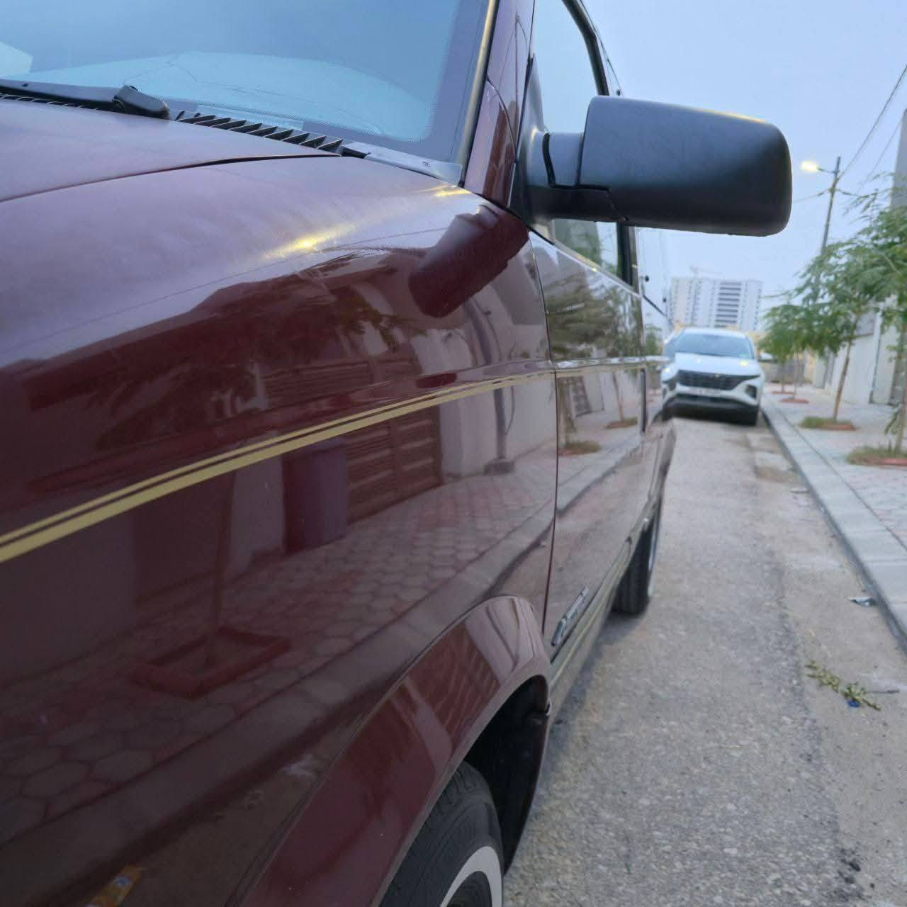 السلام عليكم شوفرليت استرو موديل 2001 رقم بغداد انكليزي اباسمي سياره جديده وحله من لصور مكينه وكير وكسل كفاله شرط حداديه 100/100 تأيرات جدد سياره كفاله بيه مكانات صبغ لباقي كله بلادي بدون حادث بدون تبديل كهرباءات 100/100من طول لطول سياره مال بيت جاهزه كلش كتلوك وسبير لشركه السعر 65 قفل *********** بي واتساب
