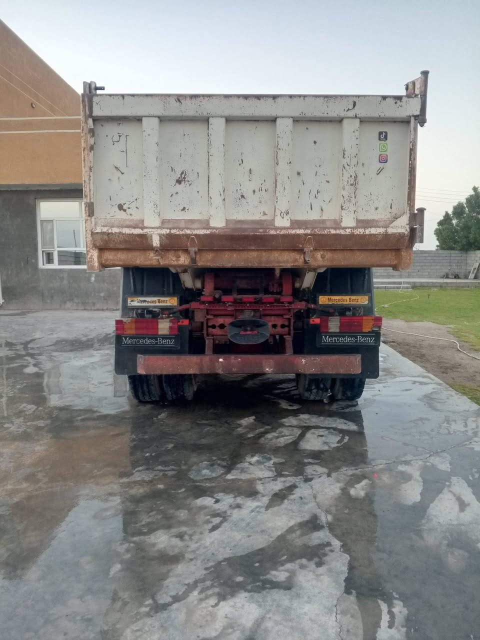 السلام عليكم البي بلاد قلاب 92 مكينه 8 كير برميل 160 *********** العنوان بغداد قرب مرور الحسينيه *********** السعر 310 وبيها مجال رقم انكليزي ديالى بسمي
