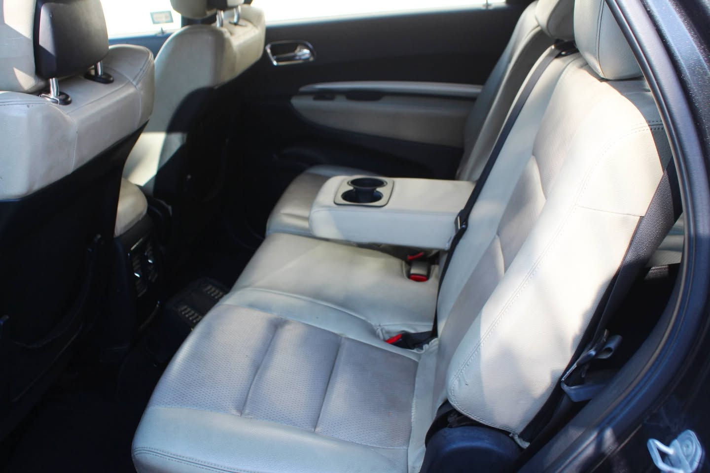 دورنكو ٢٠١٤ اصل فول عدا الفتحة
شاشة جبيرة 

محرك ٣٦٠٠

كشنات كهرباء 

كاميرا بلادية 

كشنات تدفئة 

ستيرن هيتر 

شفتات 

مري قلاب 

كشنات جلد 

دخول ذكي 

تشغيل عن بعد 

تخم تاير جديد حدادية جديدة 

السيارة مناقصهه ربع دينار جاهزة 

صور سونارهه بالمنشور 

سعرهه 172 وبيهه مجال قليل

رقم بغداد وسنوية جديدة 

مكان السيارة بالصويرة 

***********
