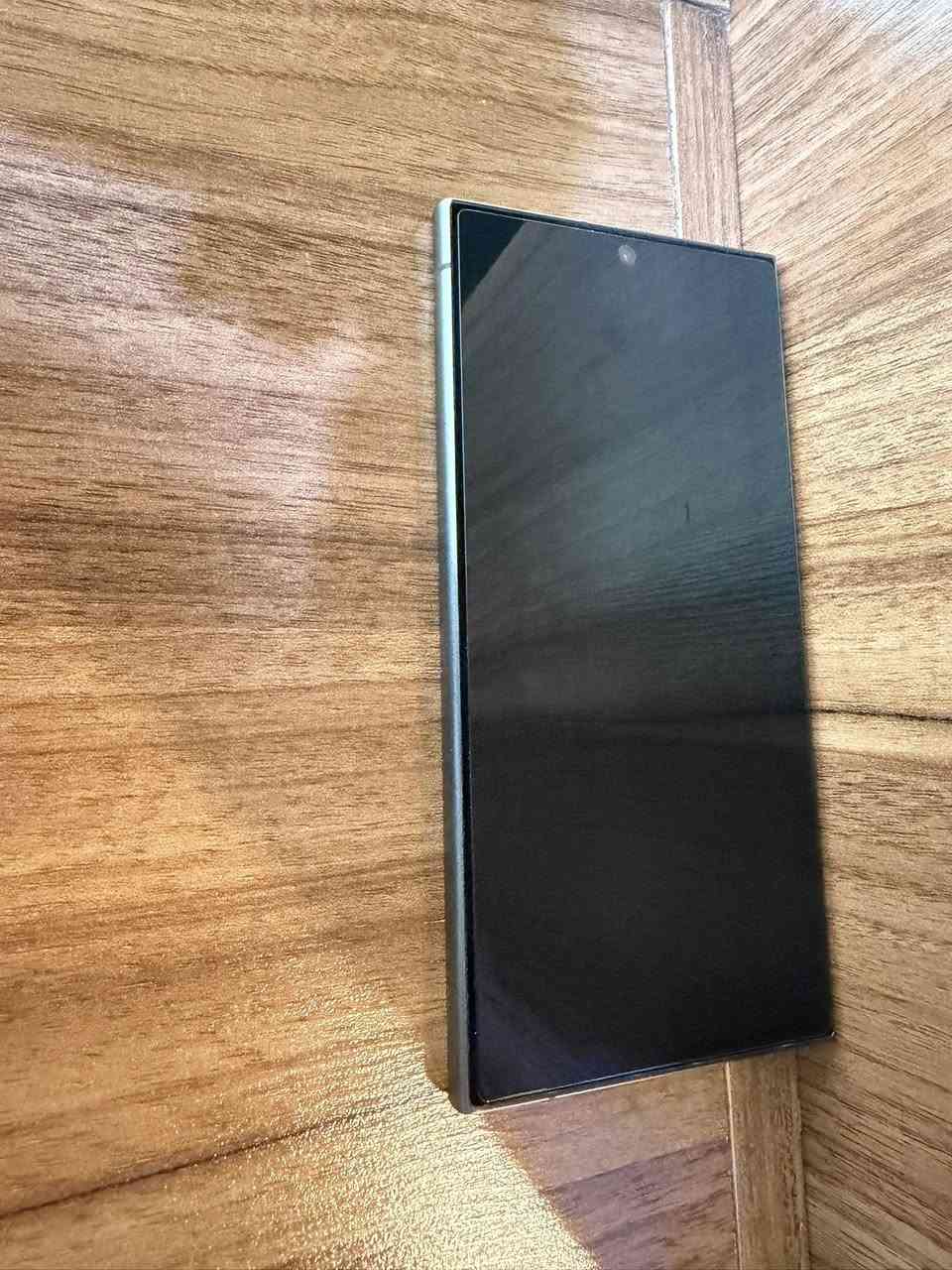 جالكسي س ٢٤ الترا شرق اوسط دبل سيم كارت ذاكرة ٢٥٦ جيجا ١٢ رام مع كابل الاصلي ولاصق شاشة ولاصق عدسات و كفر للموبايل اخو الجديد 
ملاحظة: الكارتونة ضائعة والموبايل موجود بمحافظة النجف الأشرف
للتأكيد، السعر ٩٠٠٠٠٠ د.ع.
(الجهاز مكفول لمدة أسبوع للفحص)
***********
