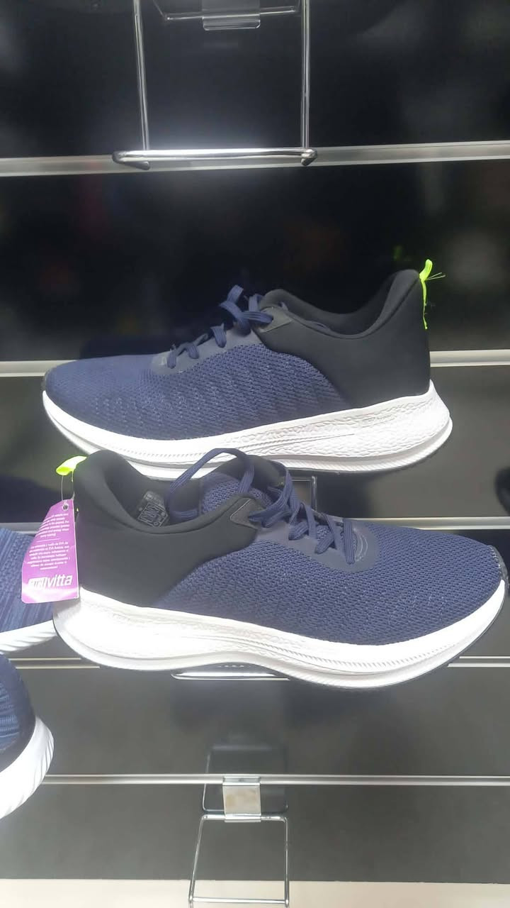 سلام عليكم مرخصت الاوادم عندي احذيه باله اوربيه 140زوج مامستخدم لبيع ابيع شلع مابيع مفرد    لاستفسار اتصل على رقم ***********
