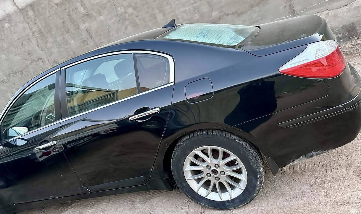 السلام عليكم جنسزز موديل 2013 فول مواصفات عده فتحه قطعتين تبريد حته بالتنته تدفىه كشنات شغاله تحكمات شاشه واي فاي كاميره خلفيه وهواي مواصفات بيها كصه جنطه غرفه جديده تخم تاير حداديه جديده اماميه خلفيه تبريد ثلج مكينه 6 سلندر وكير
سيارة متومة رقم شمالي طبق الاصل مكفولة من سرقة وعشاير 
سعر سيارة 58
***********
