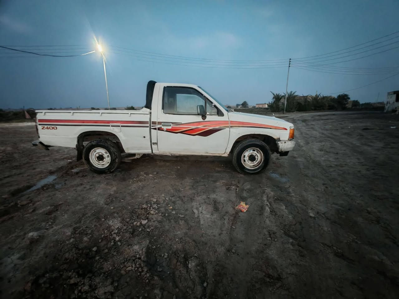 السلام عليكم للبيع نيسان 92 رقم مثنى مشروع وطني محرك وكير وشاصي على شرط سياره حلوه نضيفه جاهزه من كلشي مالت جناي نضيفه ترايك وين ماتريد سعر 27وبي مجال. مكان سماوه الخضر ***********
