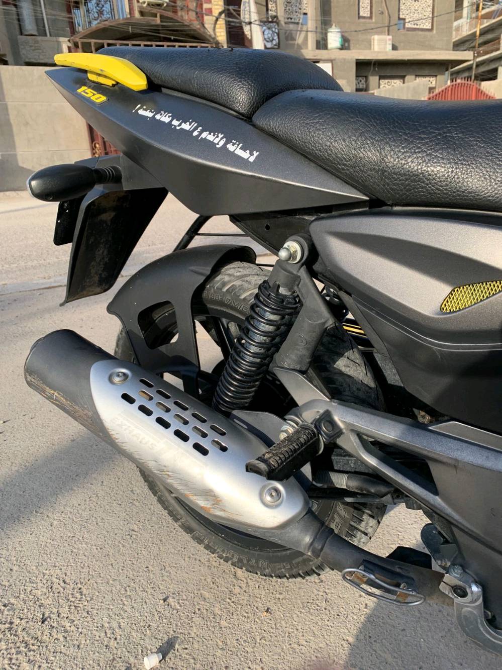 سلام عليكم للبيع دراجة بولسر نيون 150
كير رياضي نمرة جوة  وال N بل النص والباقي ليفوك
كل كهربائيات شغالة 
هورن 
لايت عالي ناصي 
اشاير
بك لايت
بريكات خلفي خياط بل المكان 
والأمامي نفس الشي 
تانكي 15 لتر
نوع الدهن ليكي مولي 
دراجة حلوة ونضيفة أمانة الله علة ايدي 
غراضهة موجودة عند شركة بغداد بايك
مكاني بغداد الغزالية هذا رقم تليفوني وبي واتساب ***********
