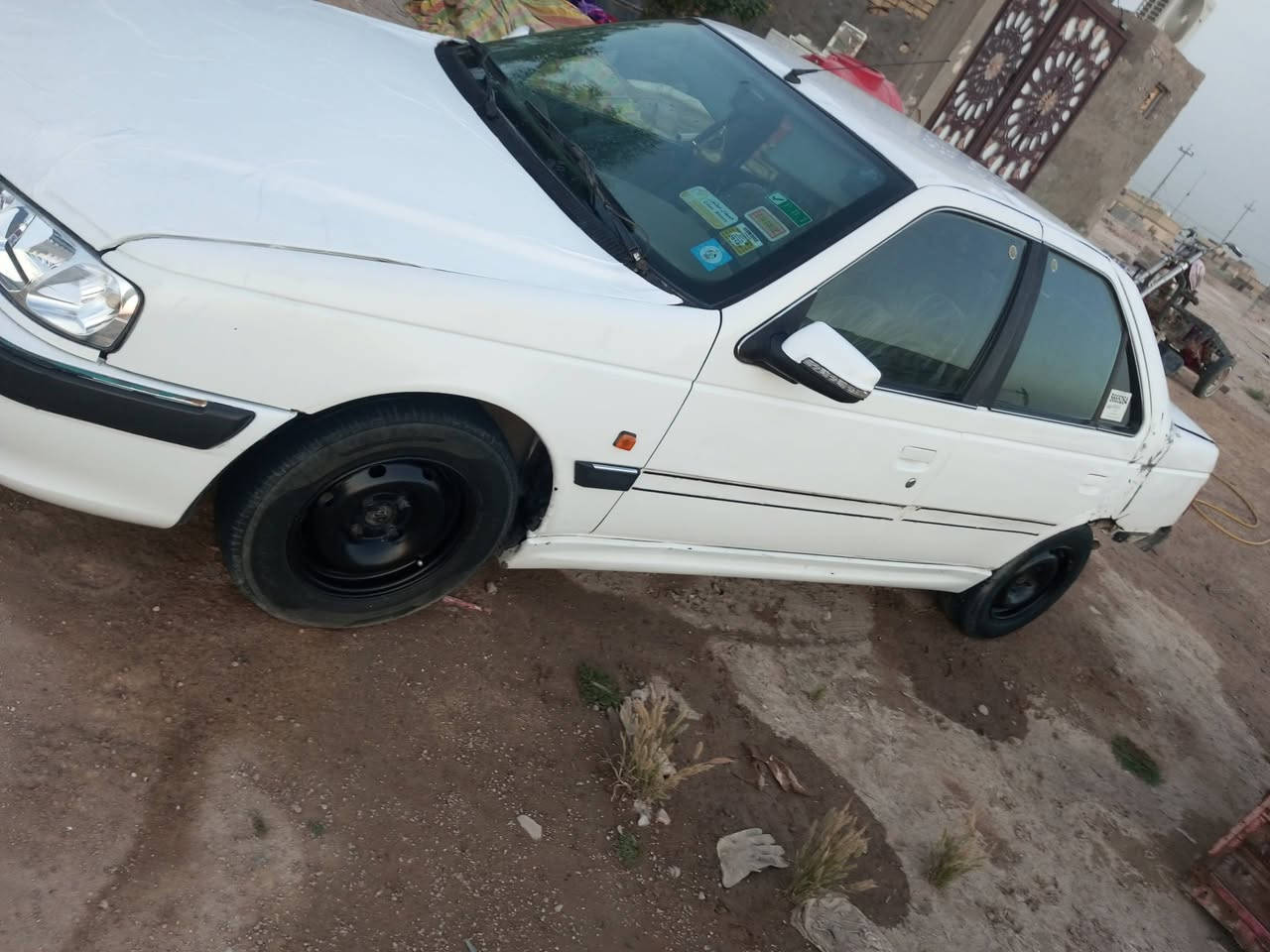 سلام عليكم بيجو بارص مديل 13 ب32 وبيها مجال قليل مكانها نجف ضربه جنطه سنويه بشهر 10 تخلص ابيع هلموجود وذا عندك مراوس نزل والرزق ع الله  ***********
