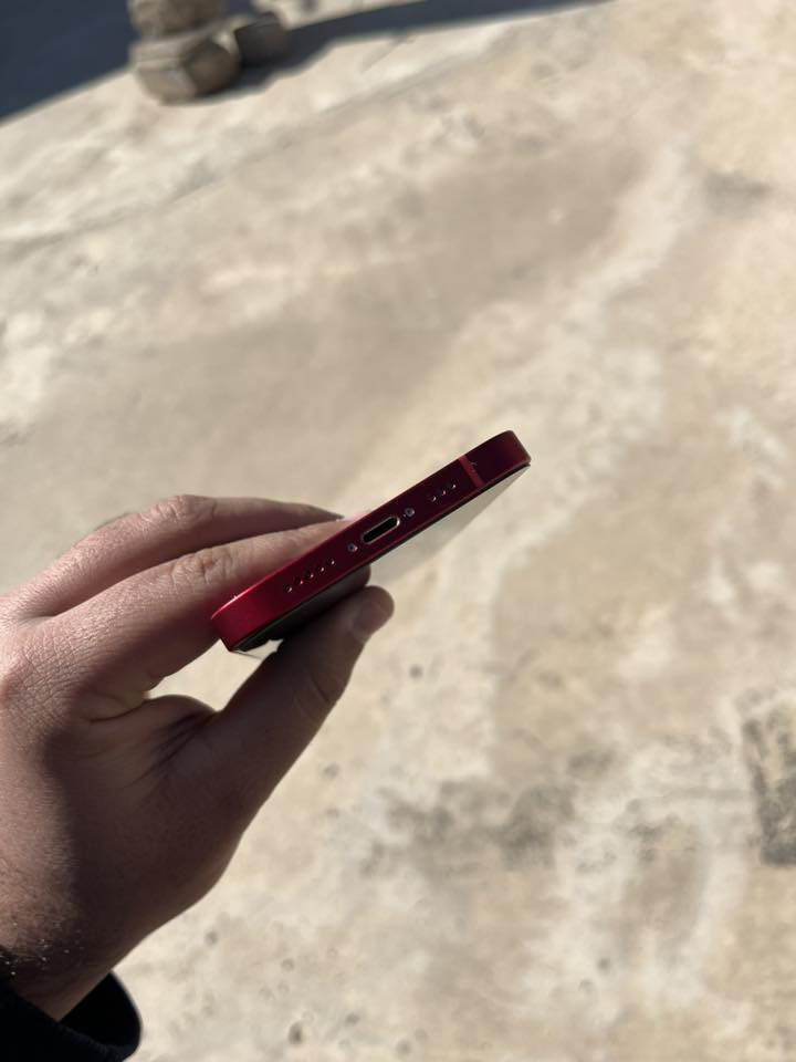 ايفون13عادي128تك بطاريه80تك سيم نضيف السعر410بي مجال قليل***********وتساب
