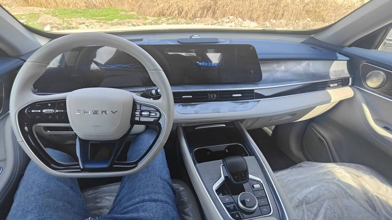 🚗 شيري تيگو 8 برو بلگن هايبرد 2024
لون أبيض – وارد صيني
📍 الموصل
الممشى: 3,000 كم فقط
السعر: 275 ورقة
🔹 السيارة أصلية وضع شركة، بحالة الوكالة وما بيها أي صبغ أو حادث.
🔹 المواصفات (فل أوبشن):
محرك بنزين + كهرباء (Plug-in Hybrid) اقتصادي جداً
نظام AI هلو شيري تحكم صوت تتكلم معاها
نظام دفع رباعي AWD
سقف بانورامي
كاميرات 360°
شاشة كبيرة + لوحة قيادة رقمية
تشغيل بصمة + مفتاح ذكي + تشغيل عن بُعد
باب خلفي كهربائي
مثبت سرعة + تحكم نزول منحدرات
حساسات أمامية وخلفية
تبريد وتدفئة أوتوماتيك
مقاعد كهربائية
شاحن لاسلكي
إنارة داخلية محيطية
LED + كشافات ضباب
8 وسائد هوائية
ABS + مانع انزلاق + فرملة طوارئ
وبعد اكو مواصفات اكثر…
✨ سيارة عائلية فخمة، صرفية ممتازة، ممشى قليل جداً.
للاستفسار الاتصال 📞
***********
