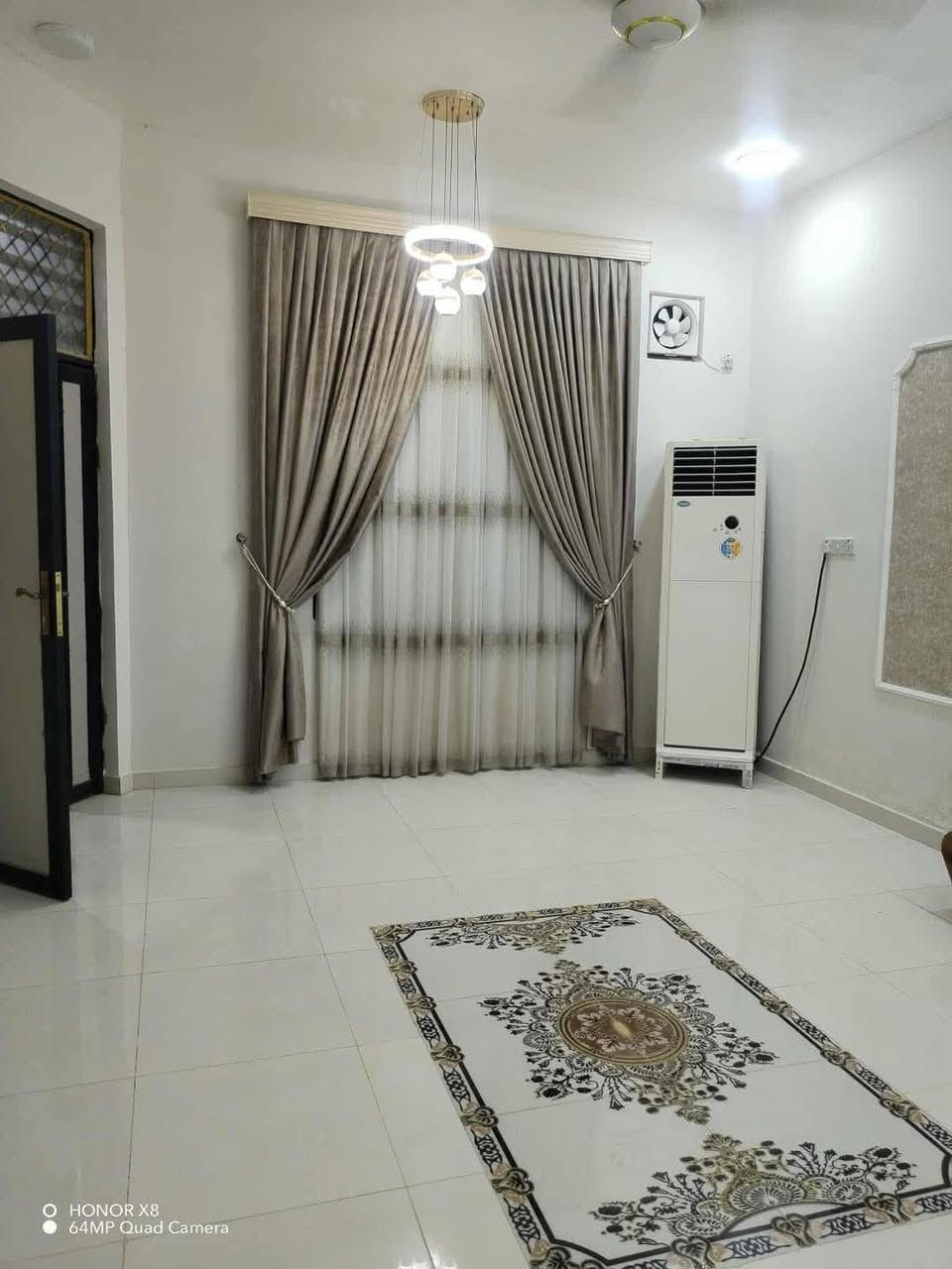 بيت للبيع ٢٠٠ متر منطقة سيد علاوي الفرع المقابل مكتب بينال ثالث بيت بالشارع نظيف طابق واحد بيع مستعجل او مراوس . مع الفرق للاستفسار الاتصال على الرقم ***********
