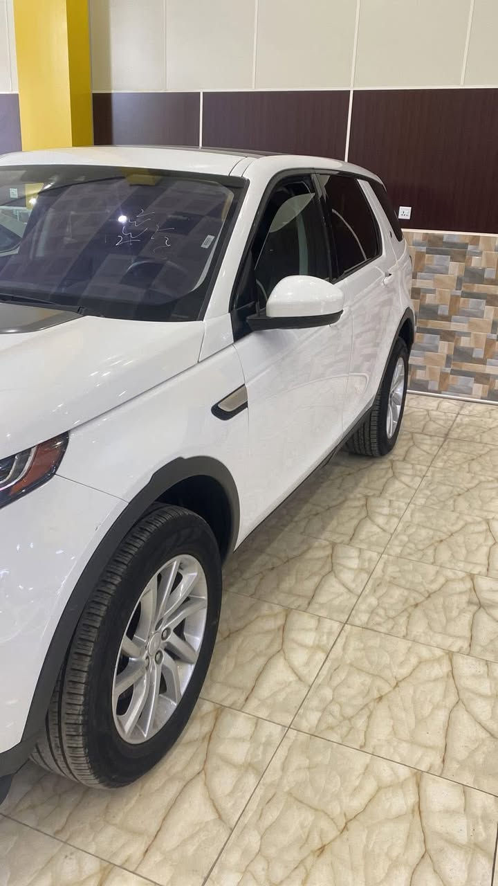 لاند روڤر دسكفري 

الموديل: 2019

اللون : أبيض

لون الداخل : أسود

المواصفات: فول مواصفات 1/1

ويل كب / جلد اسود / شاشه كبيرة / تحكم ستيرن / بانوراما / تحديد مسار/ اوتو بايلوت / كير ماوس / رادار / اشاير بالمري / 

حادث موضح بالصور انصبغ بيها جاملغ خلفي يسار وقبق جنطه 

التواصل على *********** 

للبيع او المراوس 

السعر 165 ورقه

