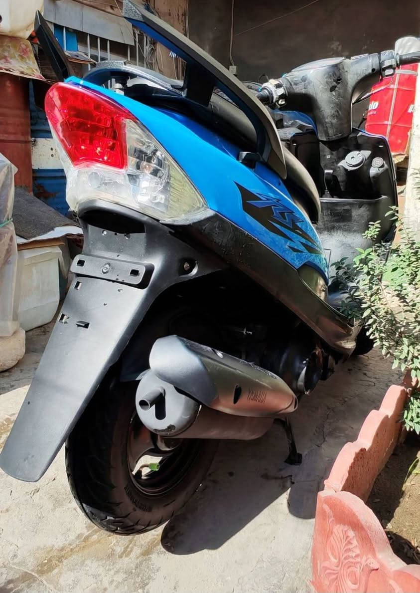 ماكس عدله ياباني ملحه مختمه فقط الكفرات تجاري شغاله نكره
سلف محرك مفتوح ناعم كلها شغاله من كهربائيات جاهزه

 الدراجه مابيها نقص

من لايت اشاير بك لايت سكنات دشبول  بريكات كله شغال 

السعر ٥٥٠ وبيها مجال قليل 

العنوان كربلاء

الاتصال  ***********

فقط بيع بدون مراوس
