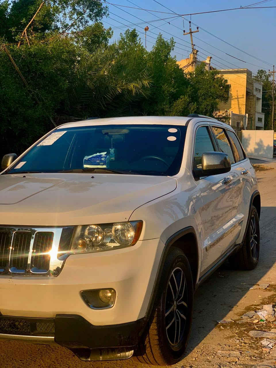 سلام عليكم جيب لاريدو موديل 2011 نضيفه سياره 
امريكي كلين بدون حادث بس هنا بيه صبغ نص جاملغ وكصه بنيد بدون تبديل بدون ضربه سياره خير من الله احله من صور تجي وشوف كير ومحرك مكفولات غرفته تخبل شاشه كامره خلفييه تبريد ثلج كهربائيات كله شغاله تخم تايرات جديد رقم بغداد بسمي تحويل ثاني يوم المكان البياع بغداد ***********
