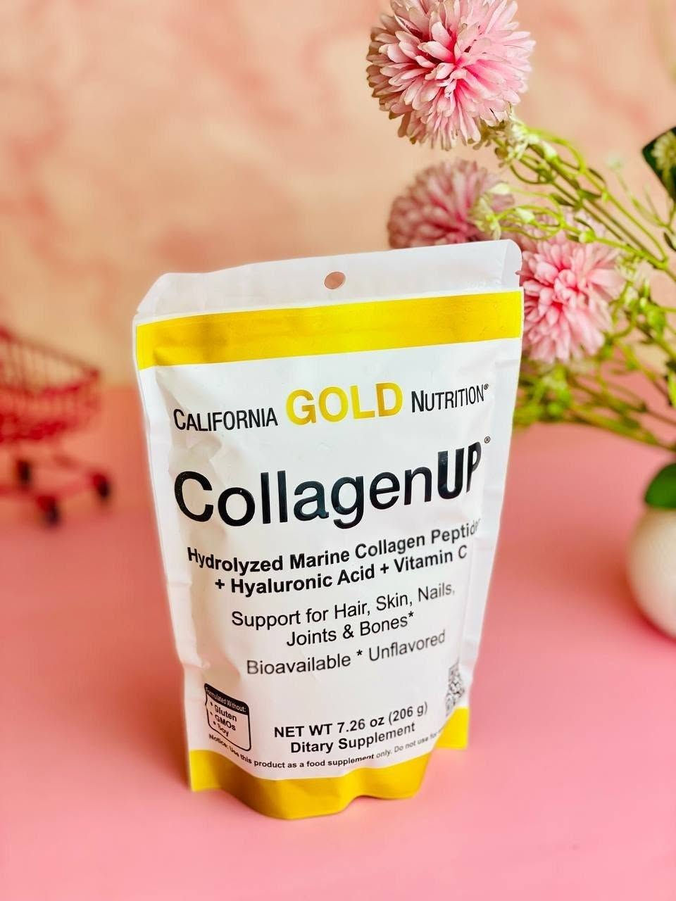 ✨ كولاجين أب  California Gold Nutrition CollagenUP، توفر  مكمل الغذائي الشهير على شكل مسحوق غير منكه يحتوي على ببتيدات الكولاجين البحري المتحلل مائيًا، مدعمًا بحمض الهيالورونيك وفيتامين جـ (C).

المكونات الرئيسية :-
ببتيدات الكولاجين البحري المتحلل:  كولاجين مستخلص من الأسماك ومكسر جزئيًا لسهولة الامتصاص، ويعمل على دعم مرونة الجلد وبنية العظام والمفاصل.
✔️ حمض الهيالورونيك: يساعد على حبس الرطوبة داخل الأنسجة، مما يعزز ترطيب البشرة وليونة المفاصل.

✔️ فيتامين جـ : عامل أساسي ومحفز لإنتاج الكولاجين الطبيعي في الجسم، فضلاً عن كونه مضاداً للأكسدة.

يُستخدم هذا المكمل بشكل عام لأغراض التجميل والعناية بالجسم، وتشمل فوائده

✔️ تعزيز نضارة البشرة زيادة ترطيب الجلد وتقليل مظهر الخطوط الدقيقة والتجاعيد مع الاستمرار.
✔️ دعم المفاصل والعظام للمساعدة في مرونة الأنسجة الضامة وتقليل خشونة المفاصل.
✔️ تقوية الشعر والأظافر مد الجسم بالأحماض الأمينية اللازمة لنمو أظافر وشعر أكثر قوة وصحة.
#الاصلي المنشأ امريكي 🇺🇸💯 
#تسليم_فوري من iHerb امريكا  🇺🇸 ✅
🚘 يوجد خدمة توصيل لجميع محافظات العراق


**إذا كنت صاحب هذا الإعلان وتريد حذفه لأي سبب، رجاءا أرسل رسالة إلى الدعم الفني**