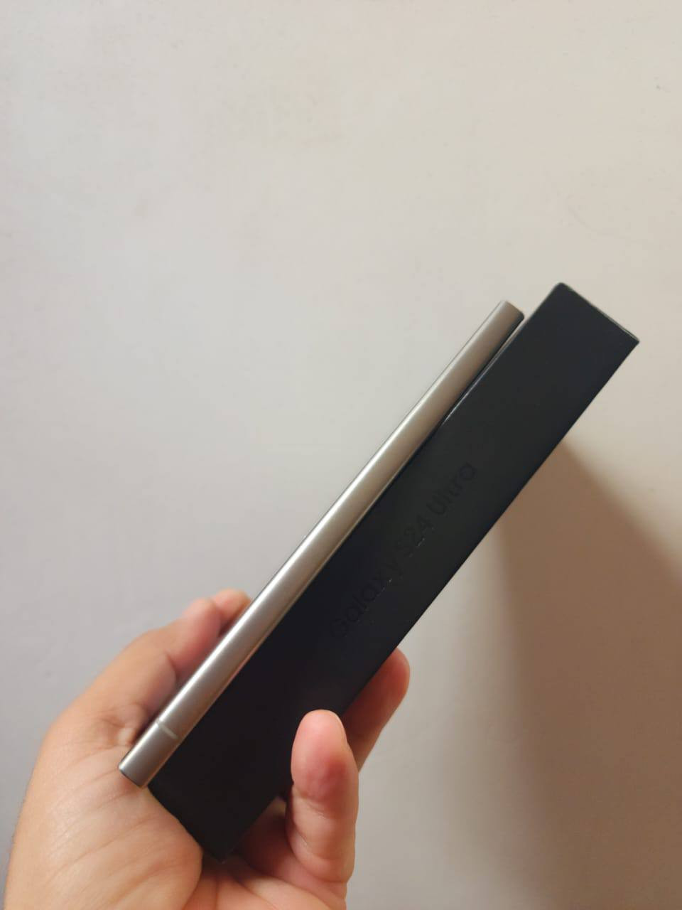 سامسونج اس 24 الترا تيتانيوم
اذكره 256 

رام 12+12=24 

مكفول من فتح وصيانه 

سعره 900 نهايته  

مكاني بابل  توصيل ماكو 

اتصال فقط ما موجود على نت 

***********
